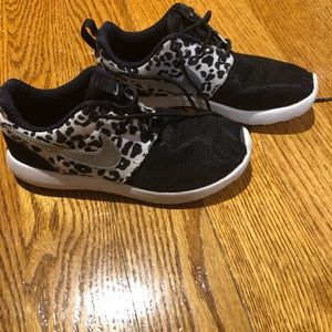 Nike light sneakers kids